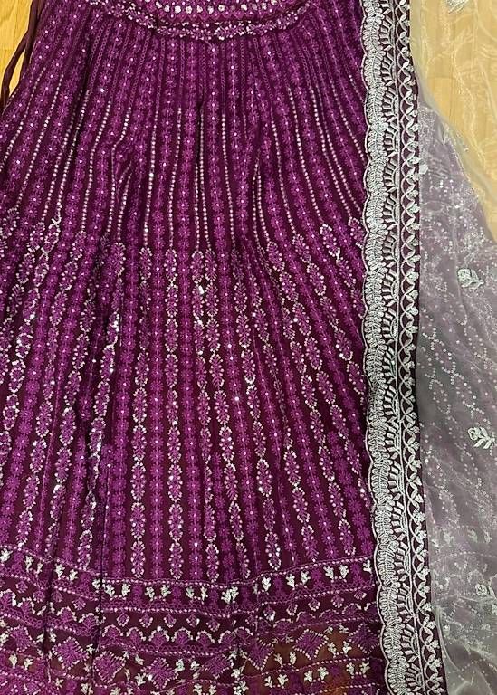 Vestiti: Purple Embroidered Georgette Lehenga – Usato da Bulle venduto da pra_c9c8 1