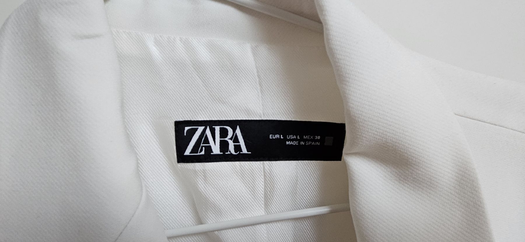 Zara Completi & Tailleur: Blazer Zara weiss, Grösse L – Usato da Rombach venduto da ThriftBetter 2