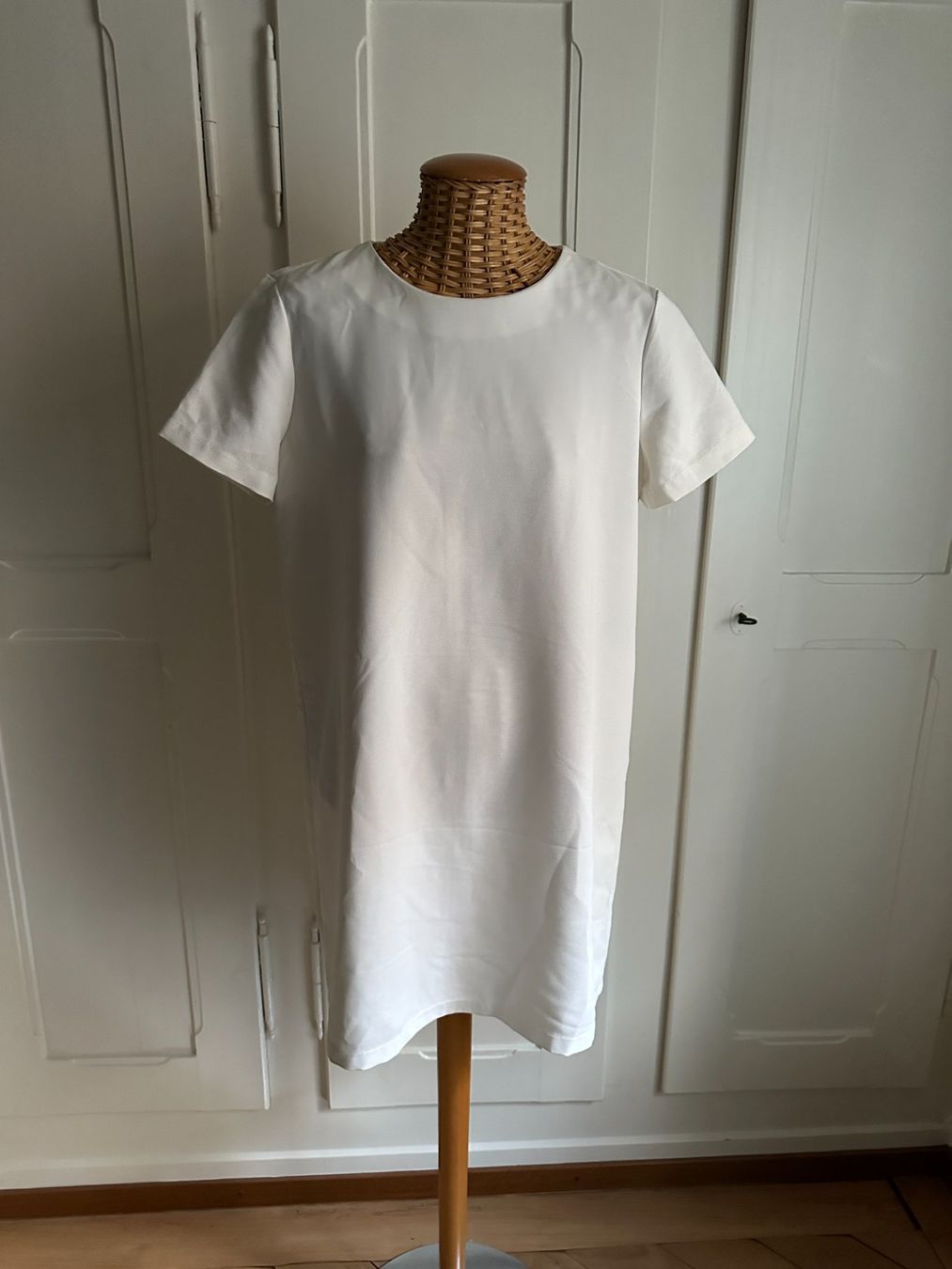 Mango Kleider: MANGO - Kleid weiss gestreift L – Gebraucht aus Zürich von Diazaio