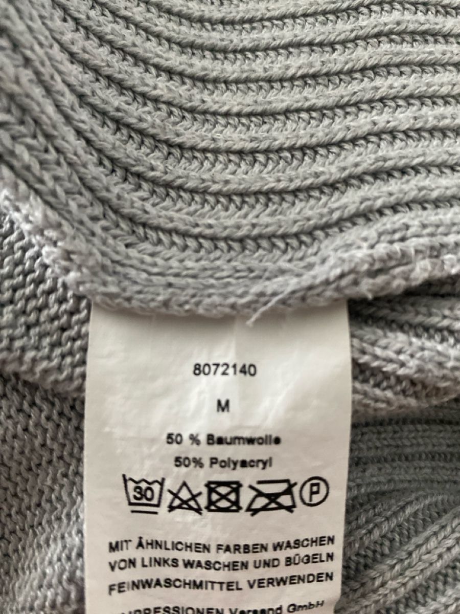 Vestes: Damen Strickjacke grau Grösse M  – D'occasion à Alpnach Dorf par melbb 2