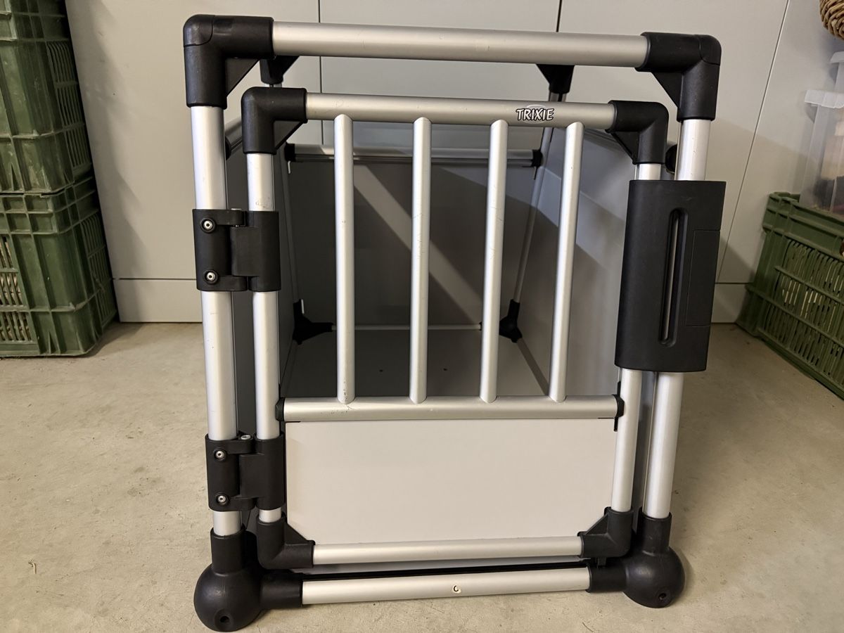Trixie Gabbie, trasporto & Sicurezza: Hunde Autotransport Box – Usato da Orpund venduto da SchneiderBrigitte
