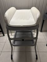 Table à langer avec baignoire intégrée