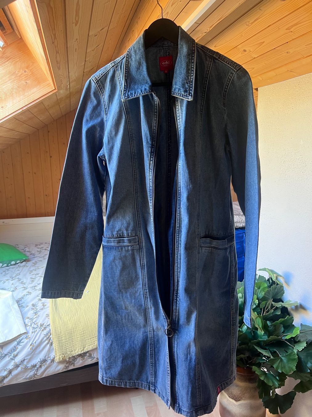 Esprit Cappotti: Jeansmantel edc by Esprit – Nuovo e nell'imballaggio originale da Allenwinden venduto da Emely.R