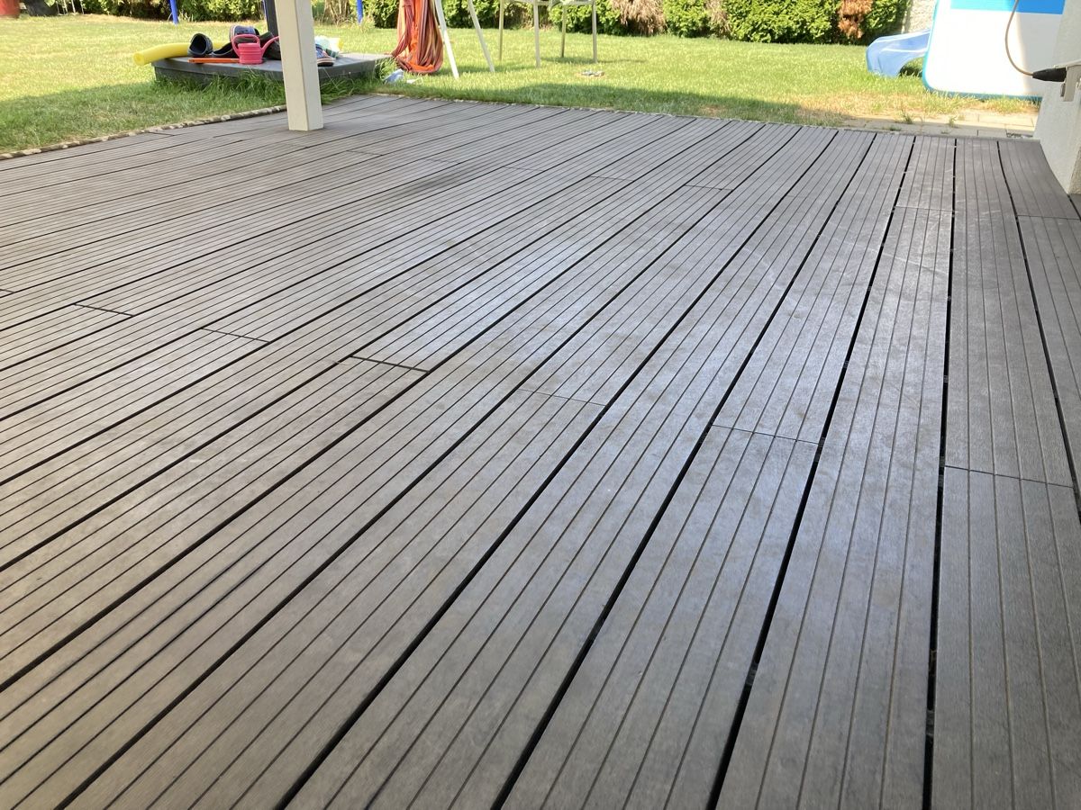 Rivestimenti per pavimenti: Terrassenboden WPC braun – Usato da Neuendorf venduto da guenti02 1