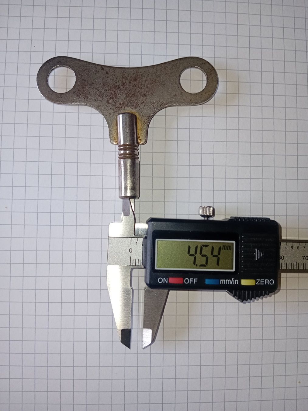 Orologi da terra & Orologi da parete: Clock Winding Key 4.50mm – Usato da Bern venduto da This_that_other_all 2
