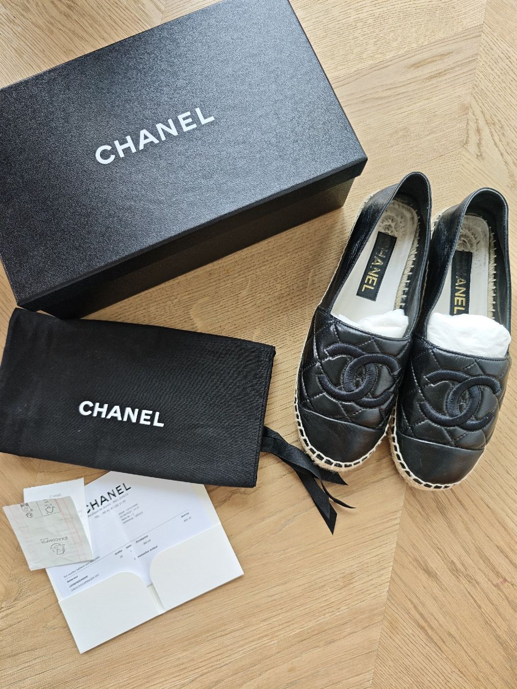 Chanel Chaussures femmes: CHANEL Espadrilles Lammleder schwarz – D'occasion à Erlenbach ZH par nlh 1