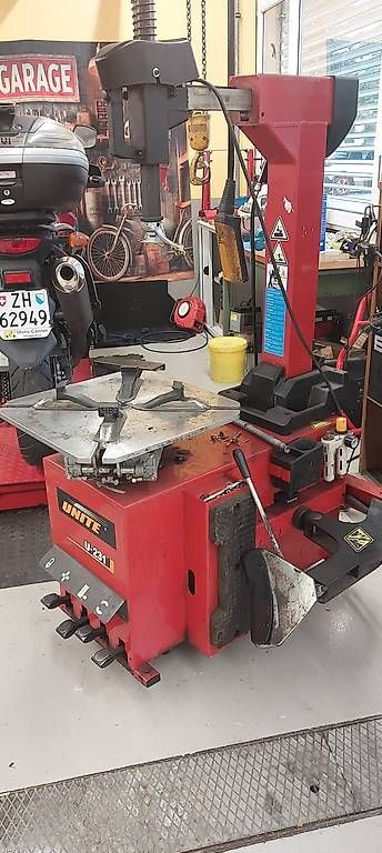 Tutte le macchine: Pneumontiermaschine – Usato da Ebmatingen venduto da Gobb31 1