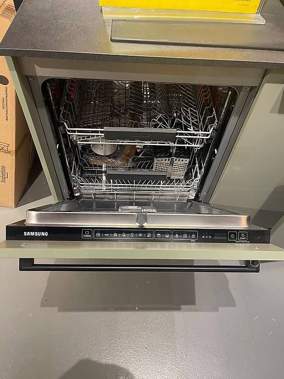 Cucine complete: **VENDUE**Cuisine intégrée avec appareils électroménagers – Usato da Morges venduto da mor_9x9y 3