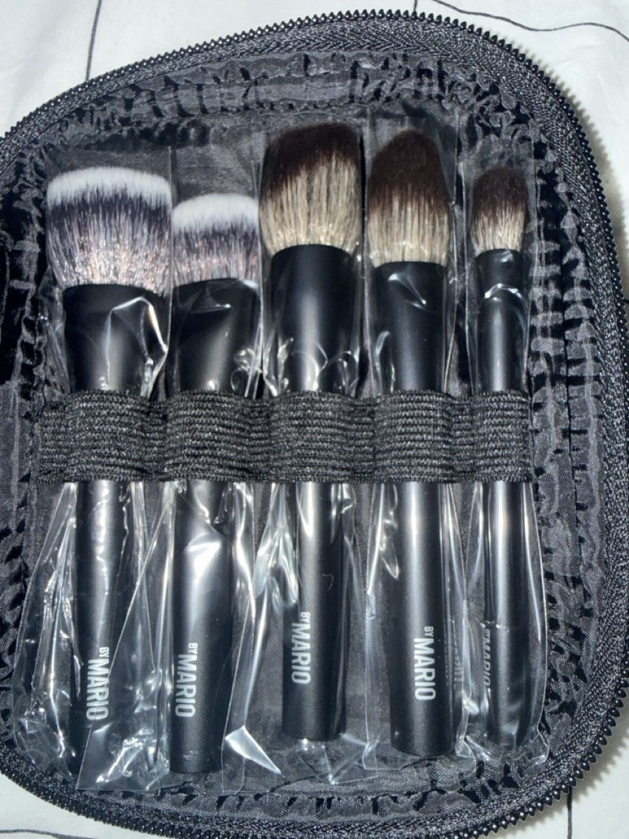 Make-up: Makeup by Mario: Essential Brush Kit - Neuwertig! – Nuovo e nell'imballaggio originale da Zürich venduto da katya_noia 3