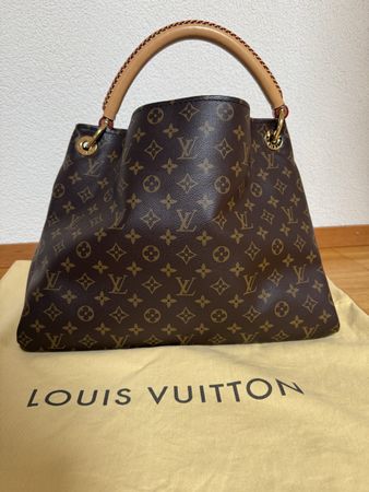 Louis Vuitton Artsy MM Monogram M40249