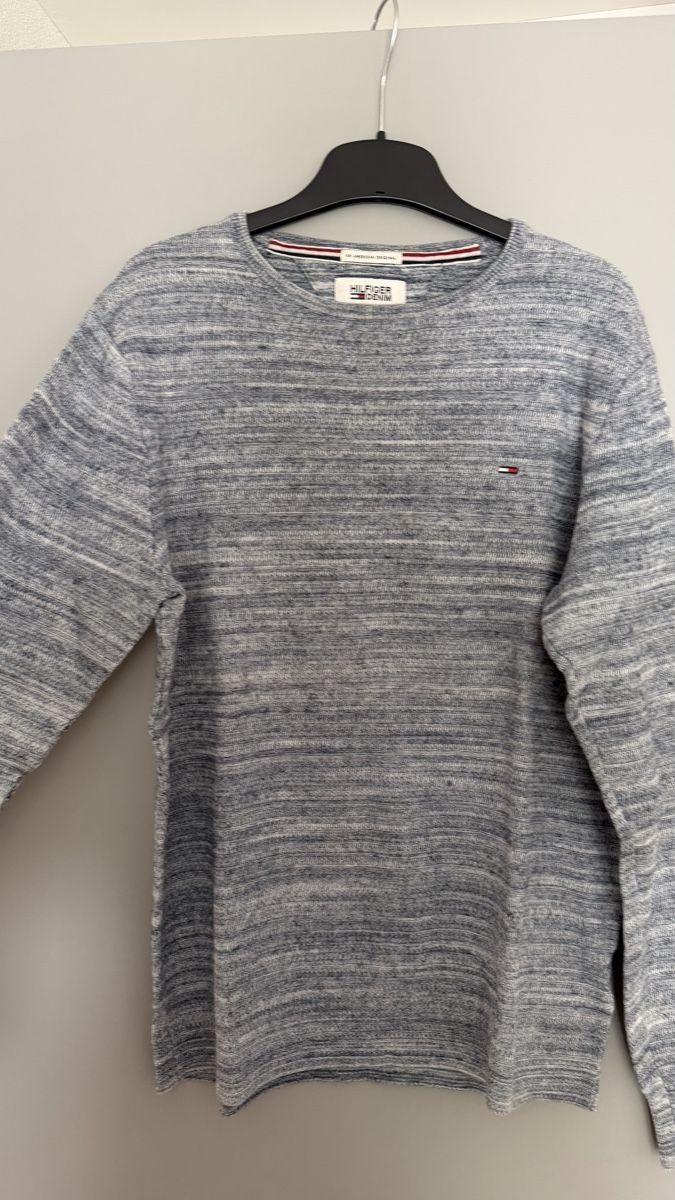 Tommy Hilfiger Pullover & Sweatshirts: Tommy Hilfiger Pullover grau/blau meliert, Gr. S – Gebraucht aus Mettmenstetten von Sunsethunter04