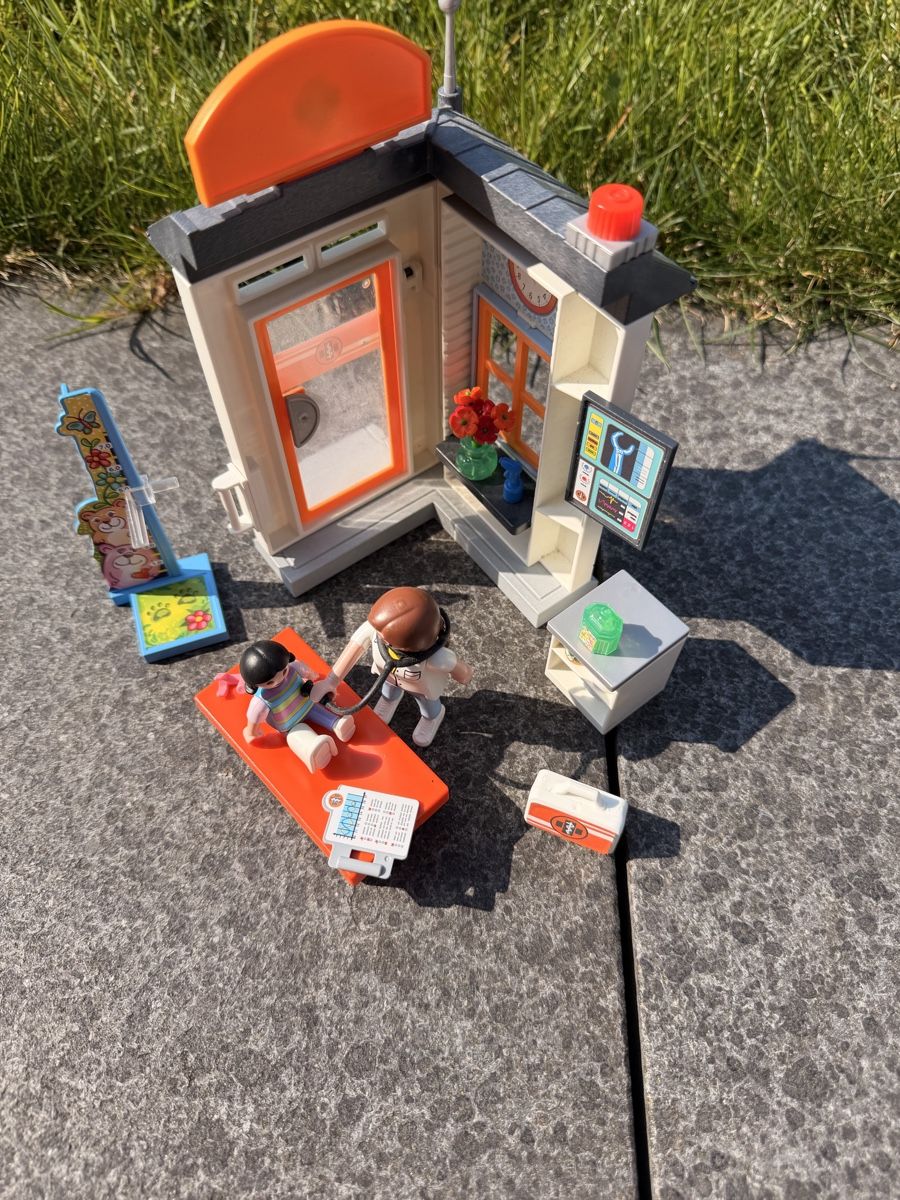 Playmobil Giocattoli: PLAYMOBIL Kinderärztin – Usato da Lachen SZ venduto da Claudia8281 1