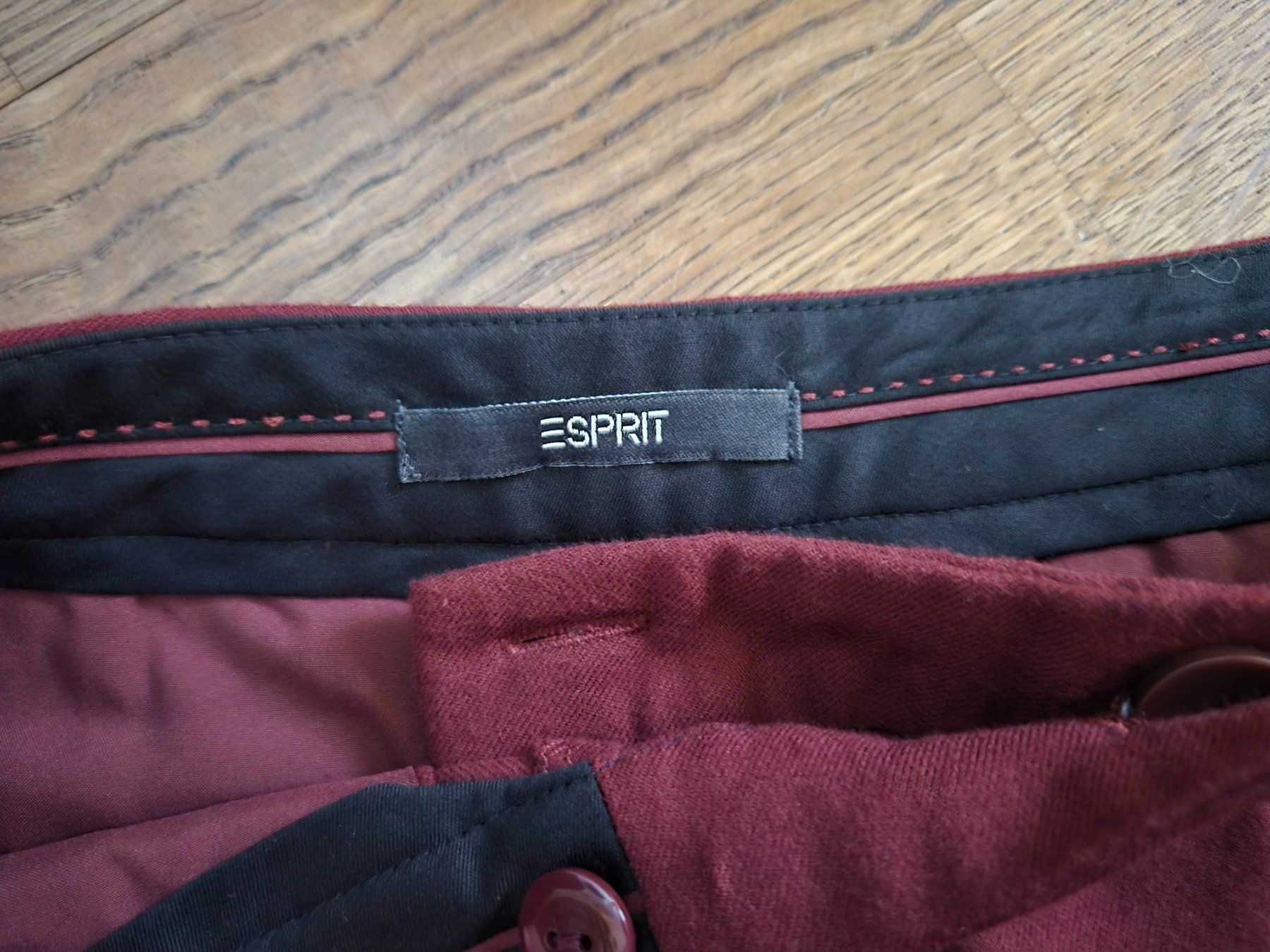 Esprit Pantaloni: Burgundi Esprit trousers size 34/36 – Usato da Zürich venduto da monadiederich 3