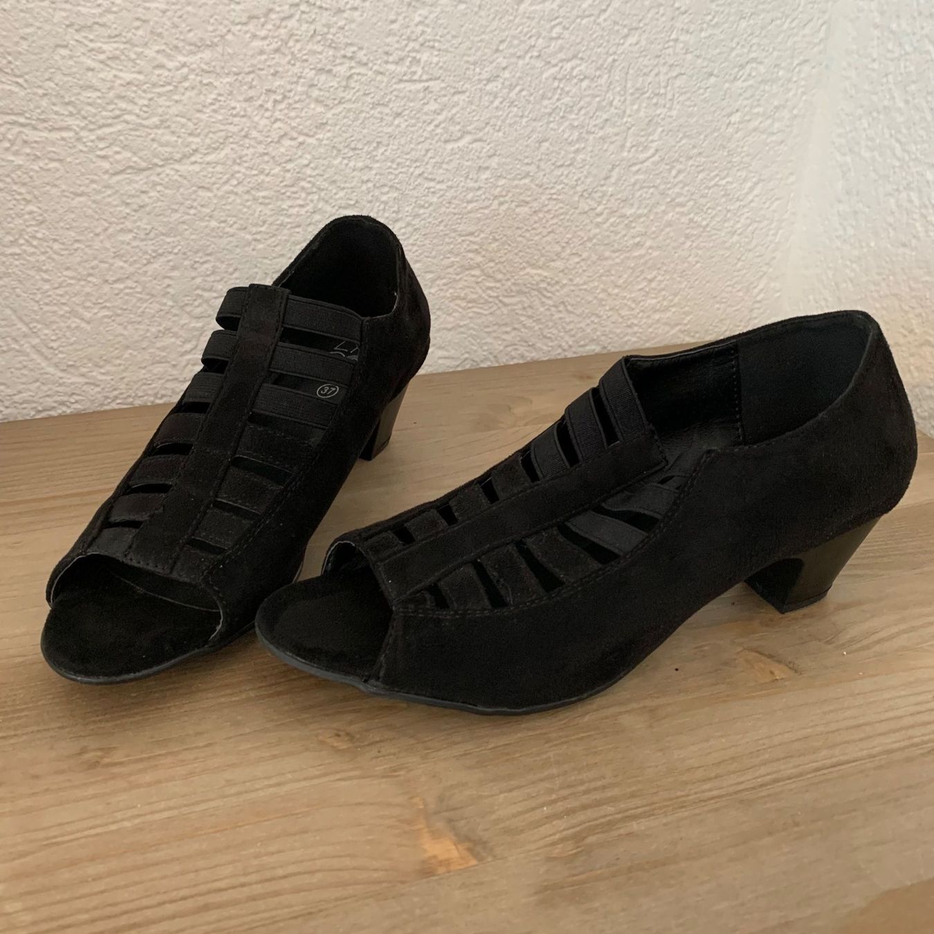 Chaussures femmes: Schuhe Liva Loop Gr. 37 – D'occasion à Fislisbach par KolibriSecondhand 1