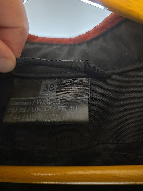 Completi & Tailleur: Damen Leder Motorradanzug 2-teilig – Usato da Rüti ZH venduto da Good_Seller 1