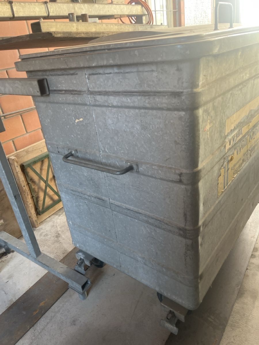 Sonstiges für Büro & Gewerbe: Cotnainerpress mit container – Gebraucht aus Basadingen von wabae 3
