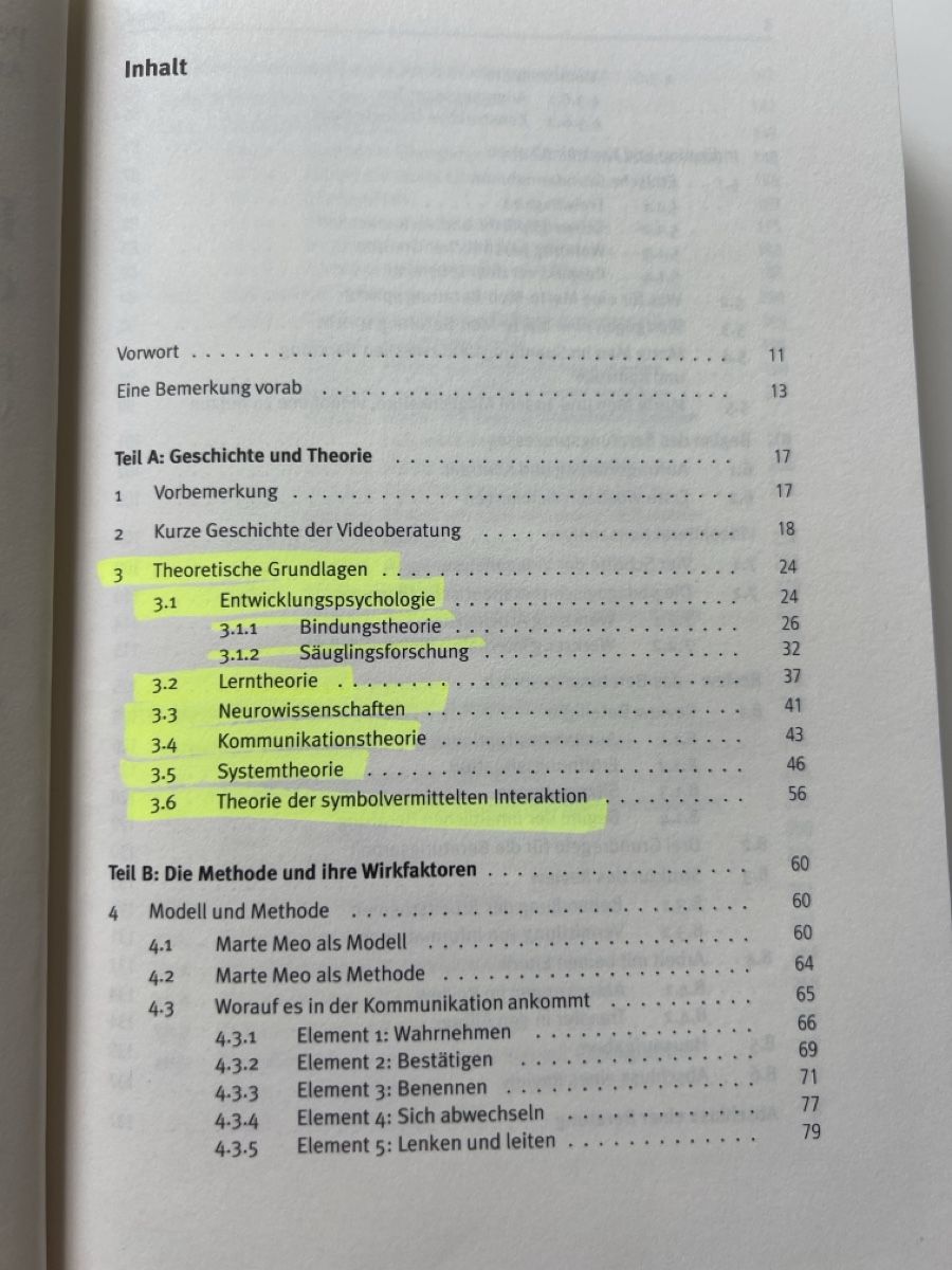 Livres: Lehrbuch der Marte-Meo-Methode, 3. Auflage – D'occasion à Schliern b. Köniz par Corinu59 3