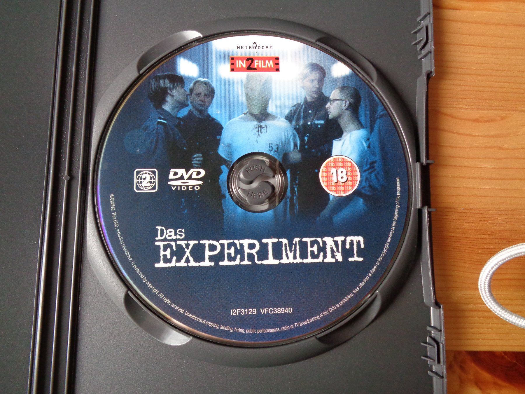 Tutti i DVDs: Das Experiment. Psychothriller, DVD, mit Moritz Bleibtreu – Usato da Wiesendangen venduto da Gullfoss 2