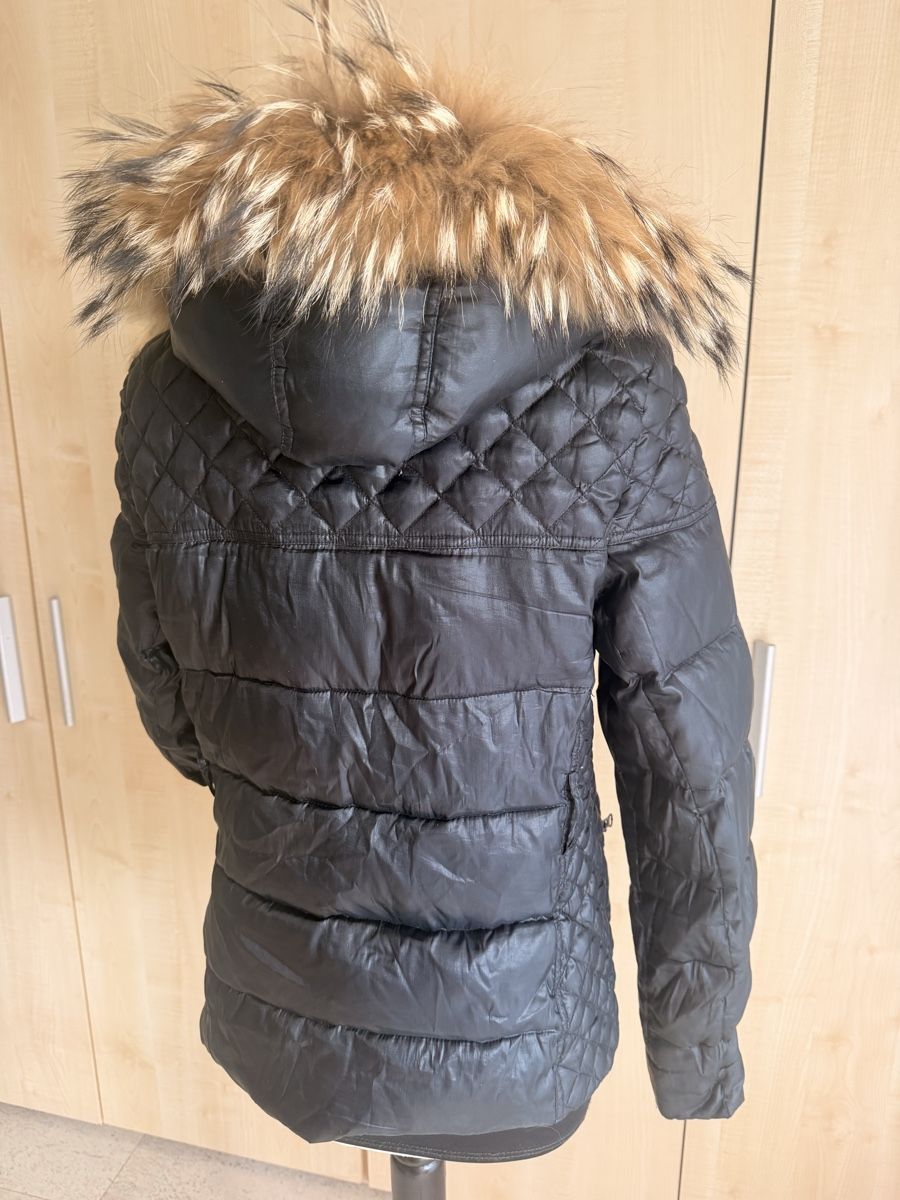 Jacken: Damen Steppjacke schwarz Grösse M – Gebraucht aus Waltenschwil von pipapo71 1