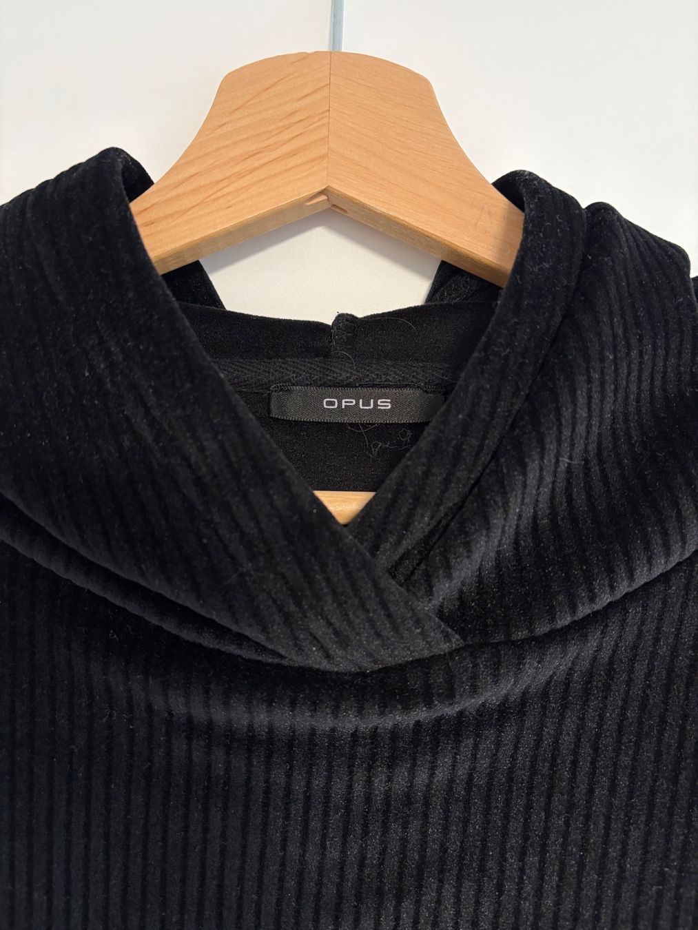 Opus Pullover & Sweatshirts: Pullover Opus schwarz – Gebraucht aus Zürich von fra_88dh 1