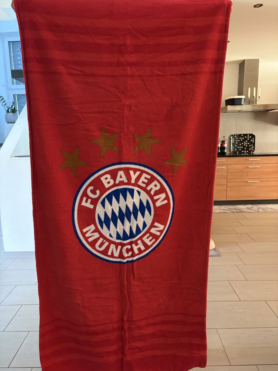 Teli da bagno: Original FC Bayern München Strandtuch – Usato da Gebenstorf venduto da Moene78