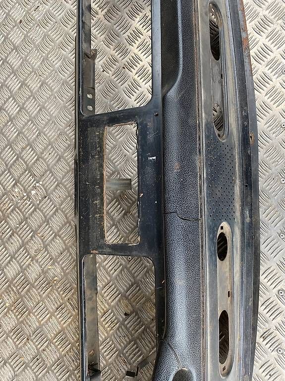 Tutti pezzi di ricambio auto: tableau de bord pour bus vw bay window – Usato da Les Vieux-Prés venduto da PX132 2