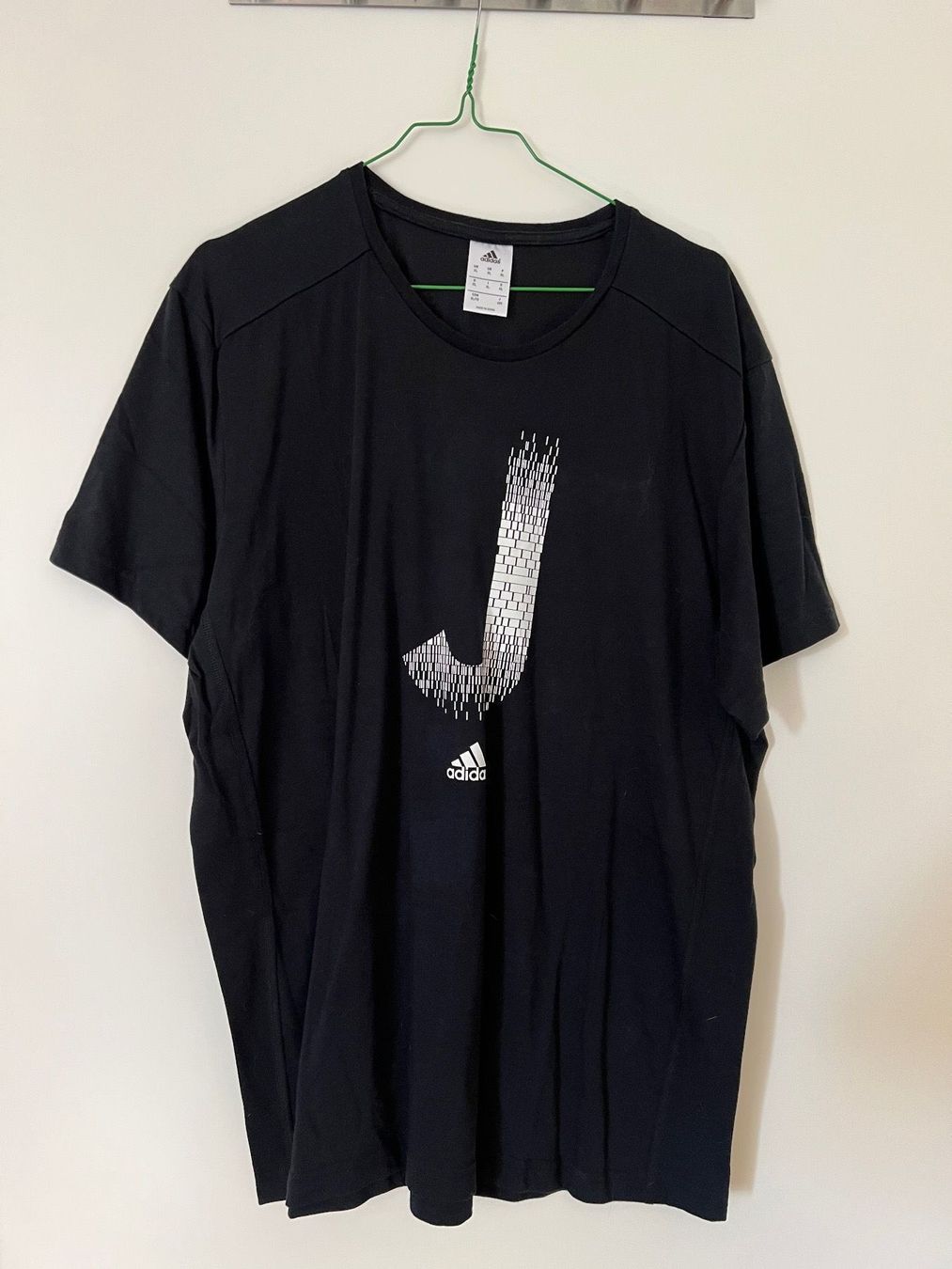 T-shirt: Juventus Adidas Shirt Extra Large XL – Usato da Dübendorf venduto da CellarSeller