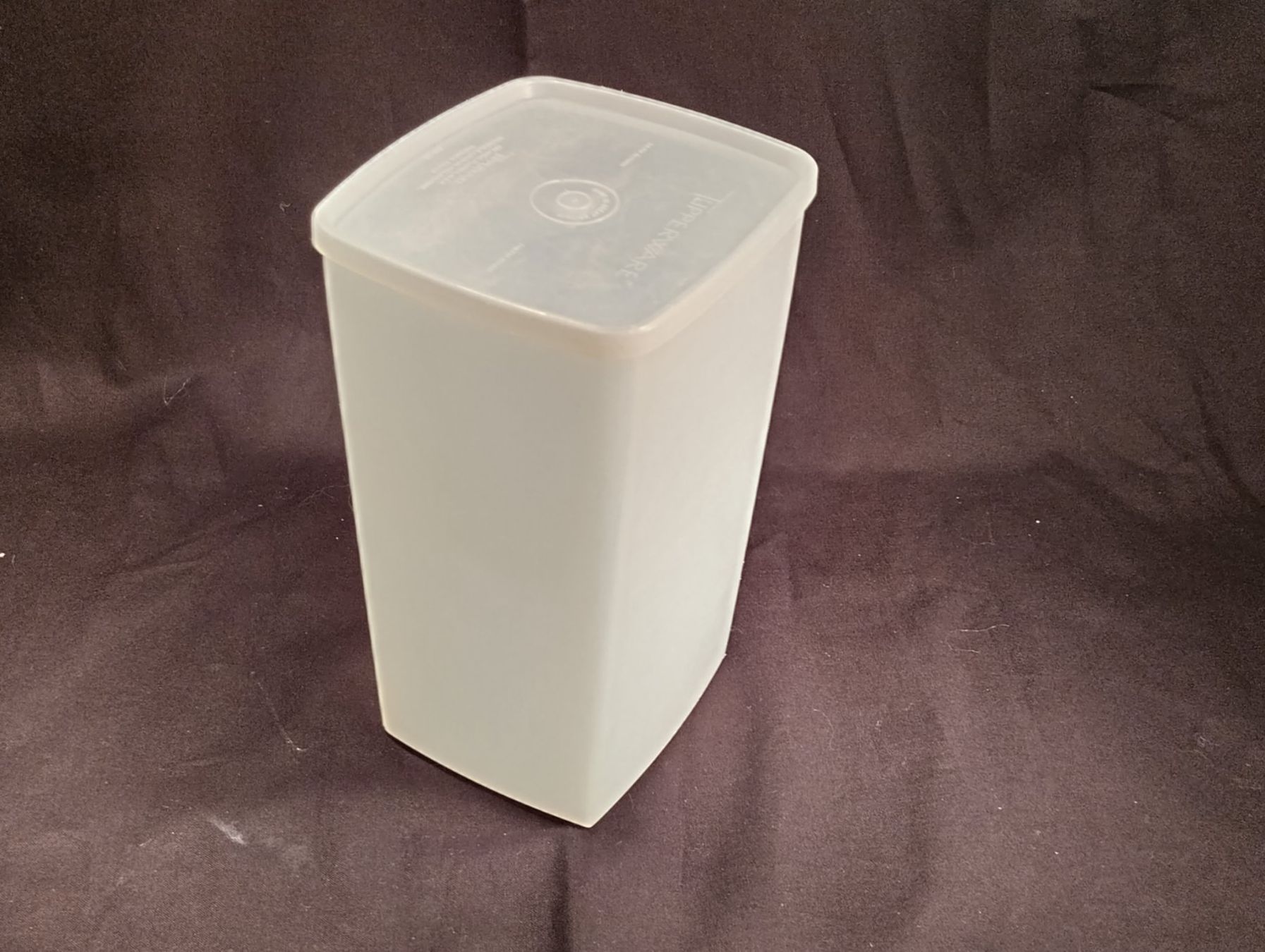 Tupperware Contenitori & Simili: Tupperware Behälter, weiss – Usato da Bellach venduto da JingleCherry 1