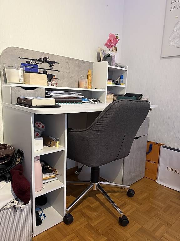 Scrivanie: Bureau très bien équipé  – Usato da Ecublens VD venduto da day_25tx