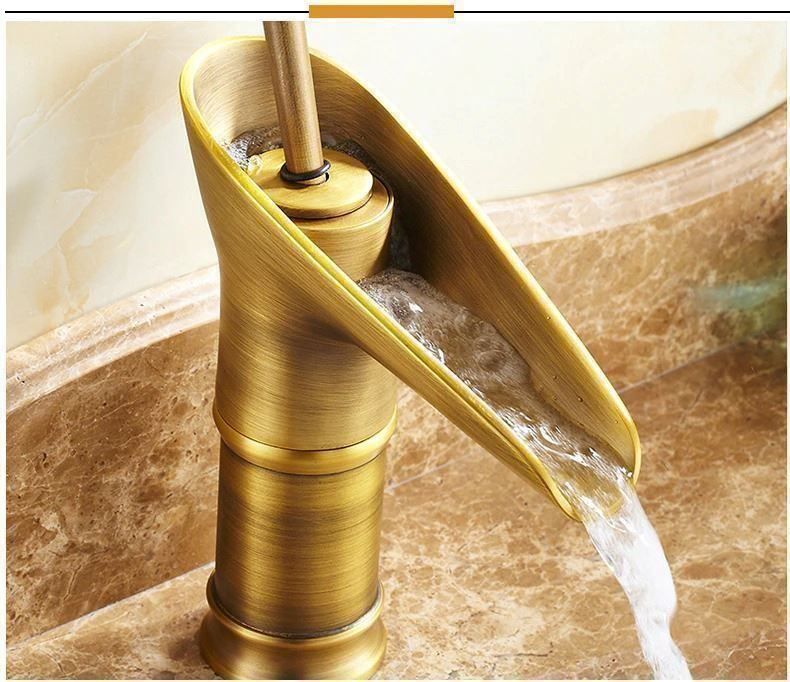 Rubinetteria: Antiker Messing Wasserhahn 24cm – Nuovo e nell'imballaggio originale da Wittenbach venduto da ChinaSeidenstrasse 4