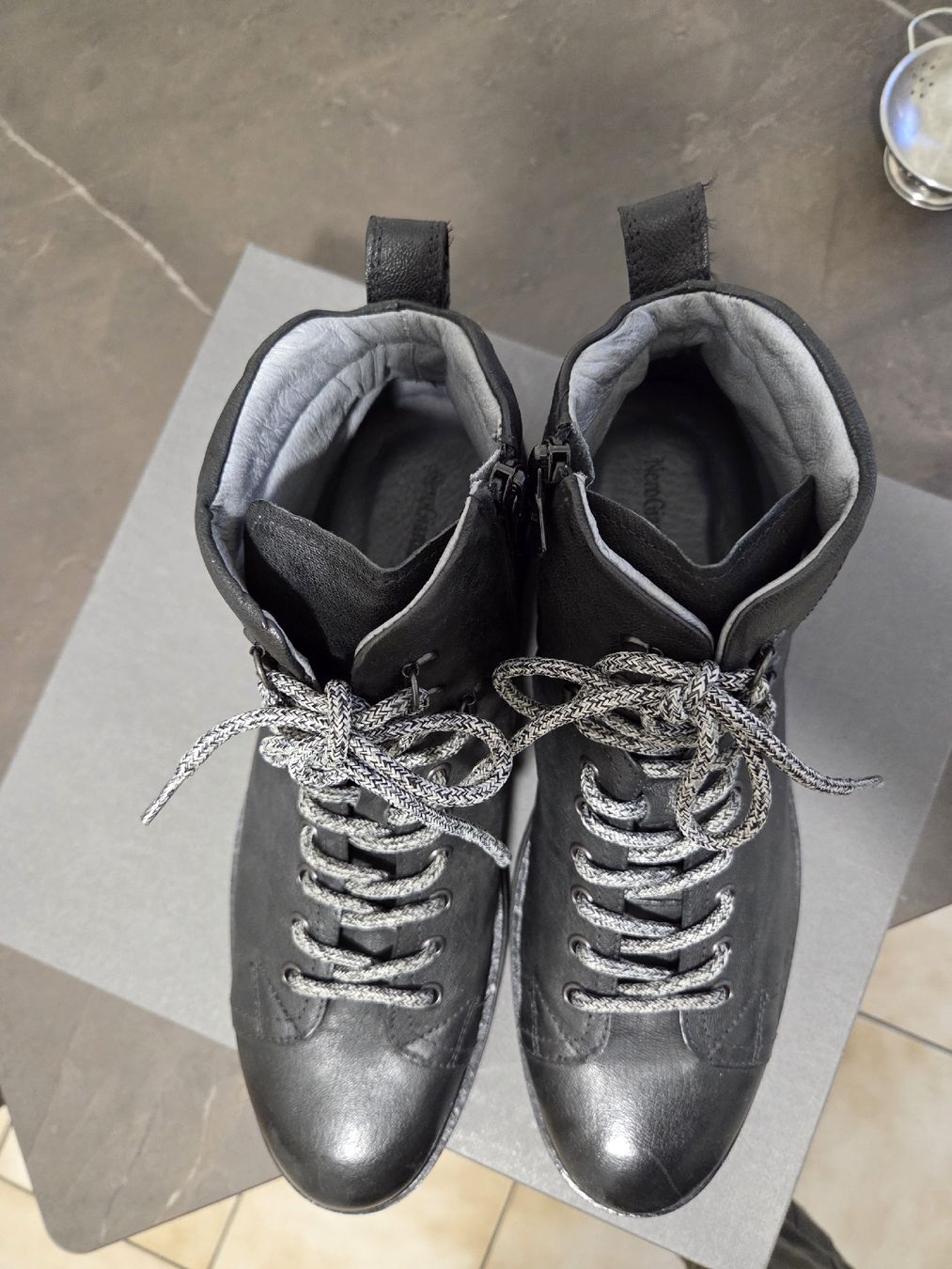 Scarpe da uomo: Chaussure montante NeroGiardini – Nuovo e nell'imballaggio originale da Neuchâtel venduto da Stwatch 4