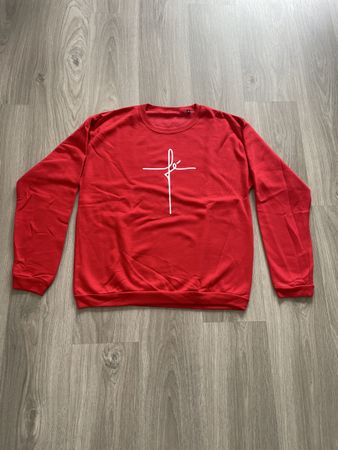 Roter Pullover mit Aufdruck "Fé" – Idealer Herbst Look!