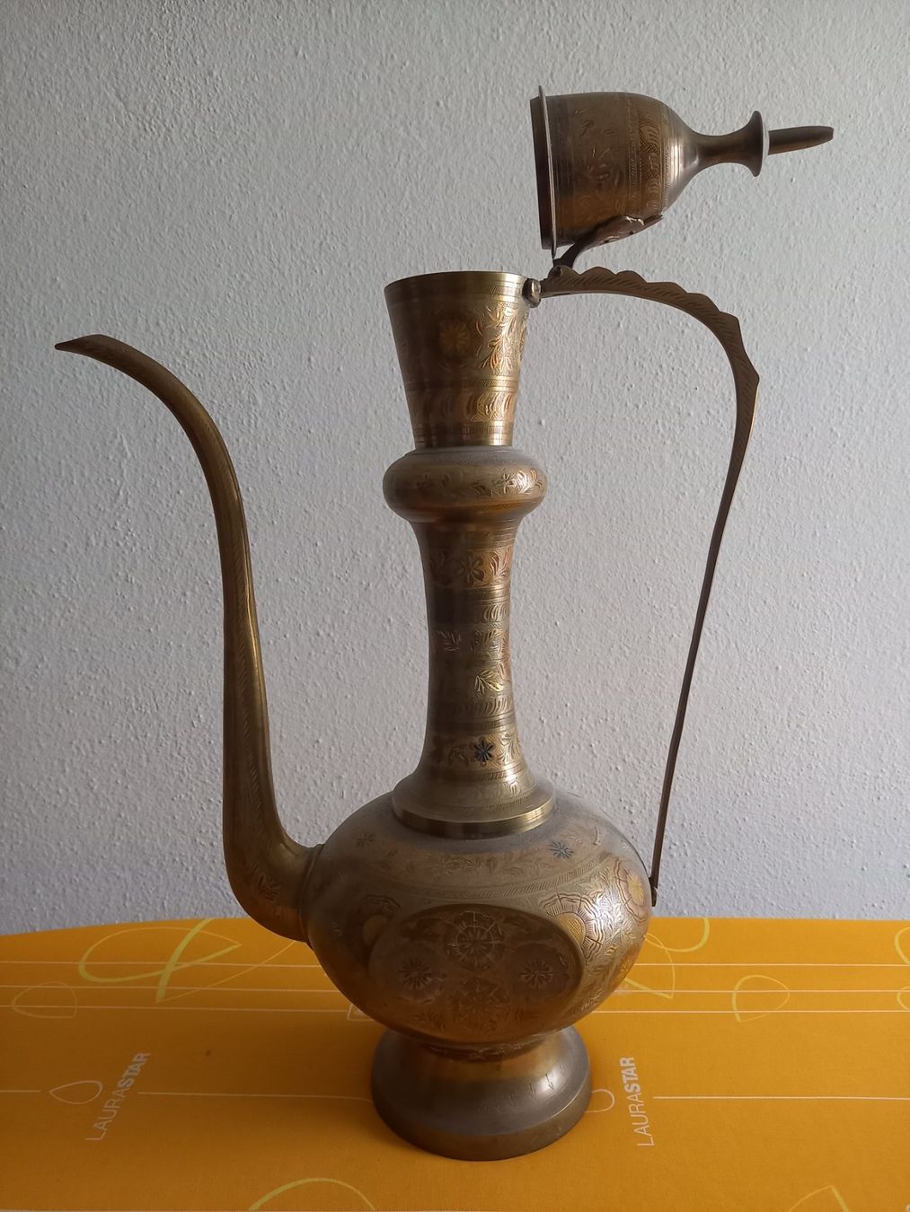 Karaffen: Messingkrug – Gebraucht aus Gamprin von William58 3