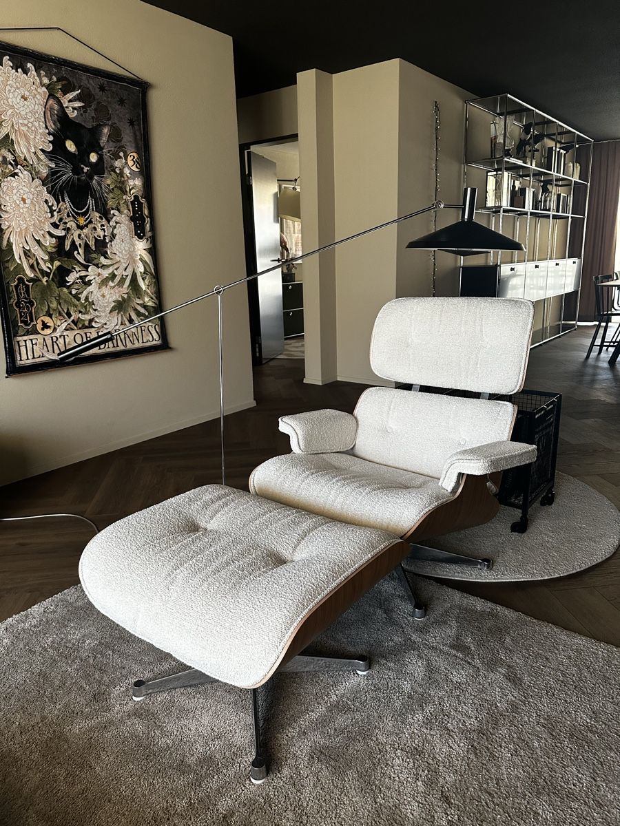 Vitra Sessel: Eames Vitra Lounge Chair & Ottoman – Gebraucht aus Rickenbach LU von reachthesky