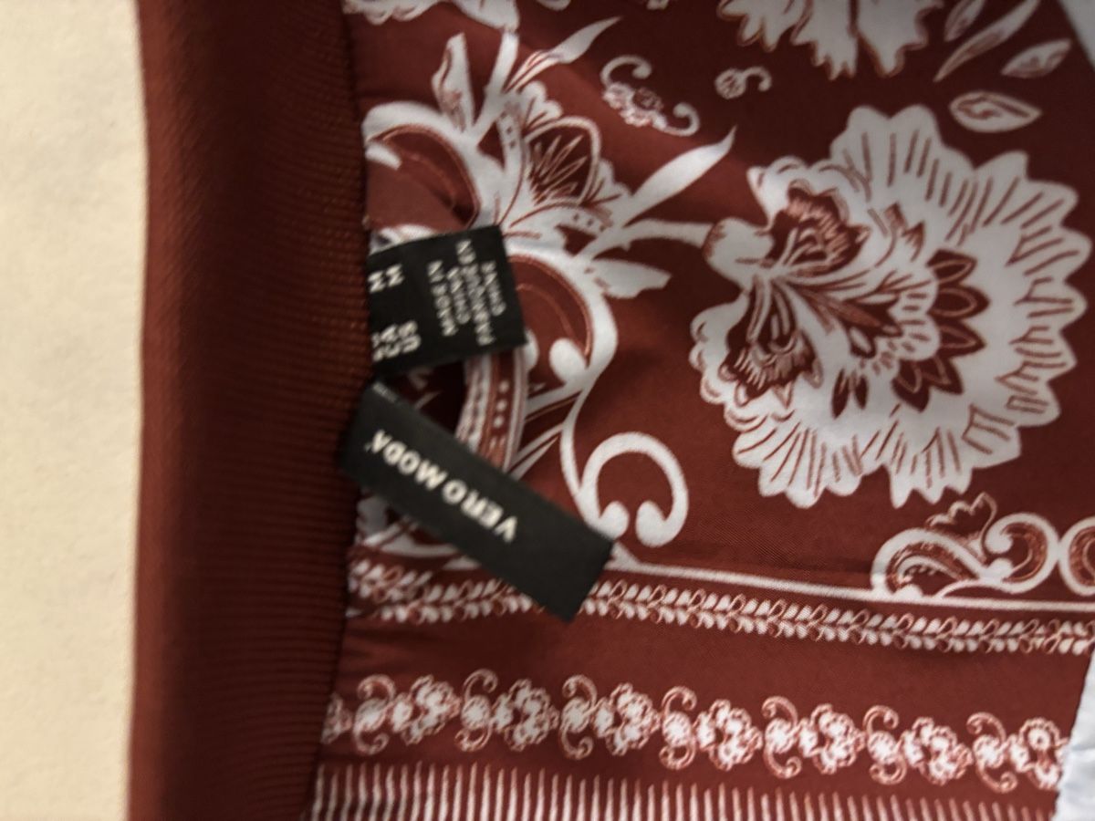 Vero Moda Giacche: Vero Moda Bomberjacke  – Nuovo (secondo la descrizione) da Kirchberg BE venduto da LiiLaaLuu_98 2