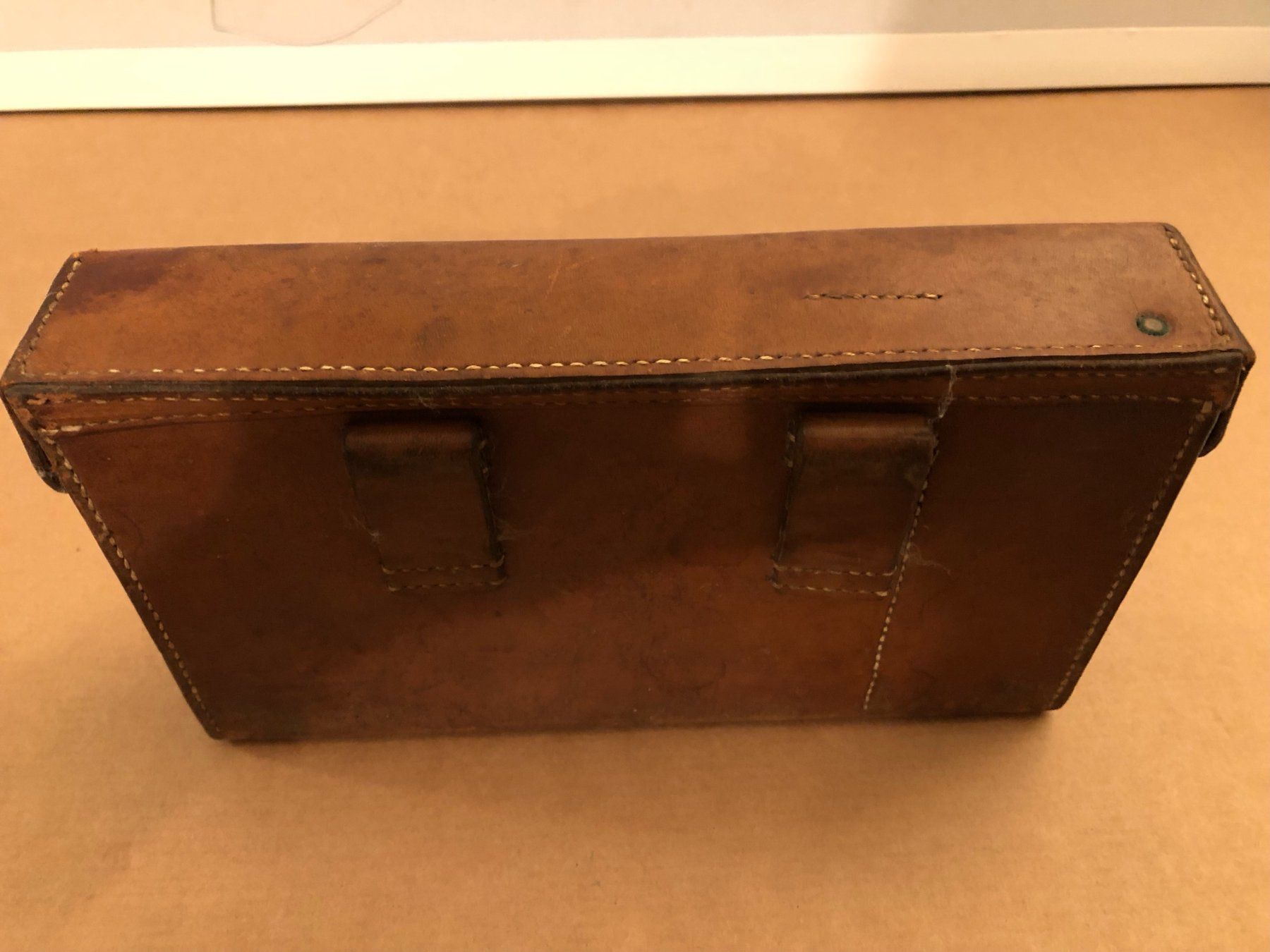 Schweizer Armee Borse: Militär Leder-Gürteltasche 1932 – Usato da Gümmenen venduto da Ug6 1