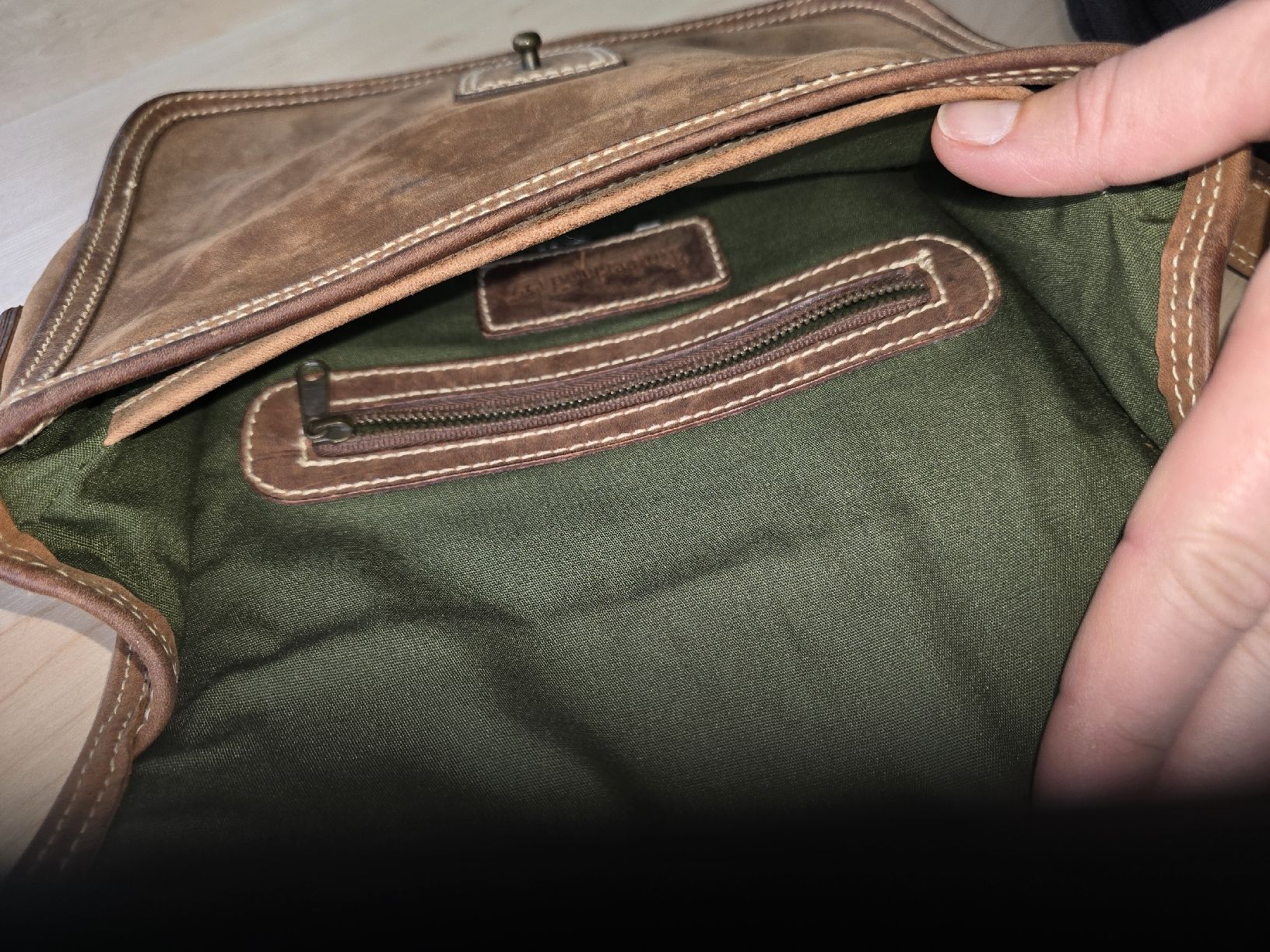 Timberland Borse da donna: Umhängetasche Leder Timberland – Usato da Zofingen venduto da Migiskau 3