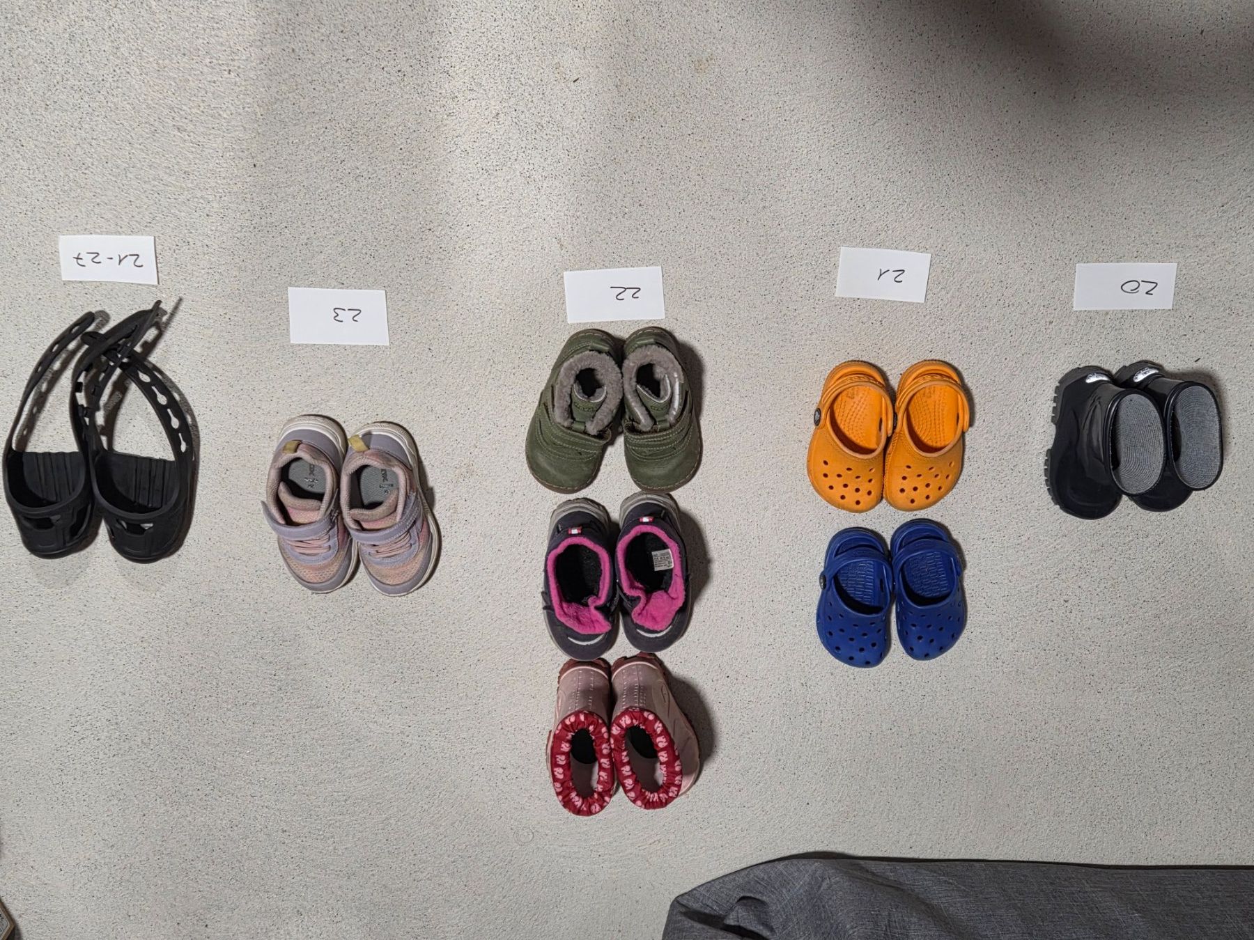Scarpe per ragazzi: Kinderschuhe Grösse 20 - 23 – Usato da Stetten SH venduto da ExtremMIB 1