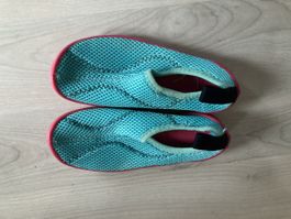 Badeschuhe 29