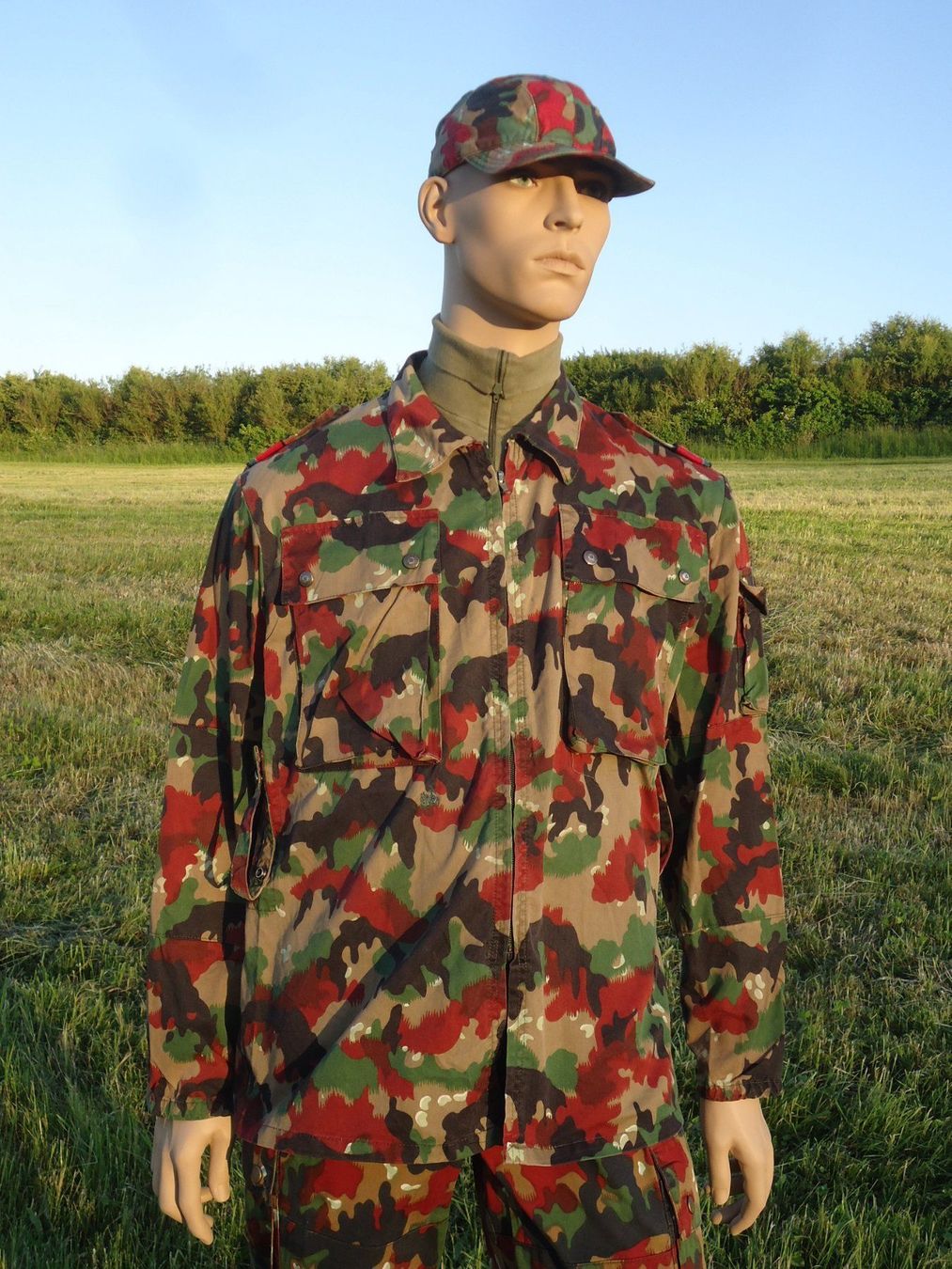 Sonstiges zu Militär: Schweizer Armee Taz 83 Jacke Grösse 52 – Gebraucht aus Niederurnen von