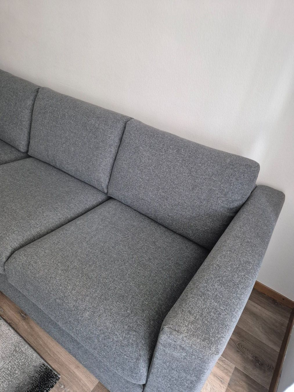 Ikea Divani: Canapé gris confortable 3 places – Usato da Epalinges venduto da Kkororo 2