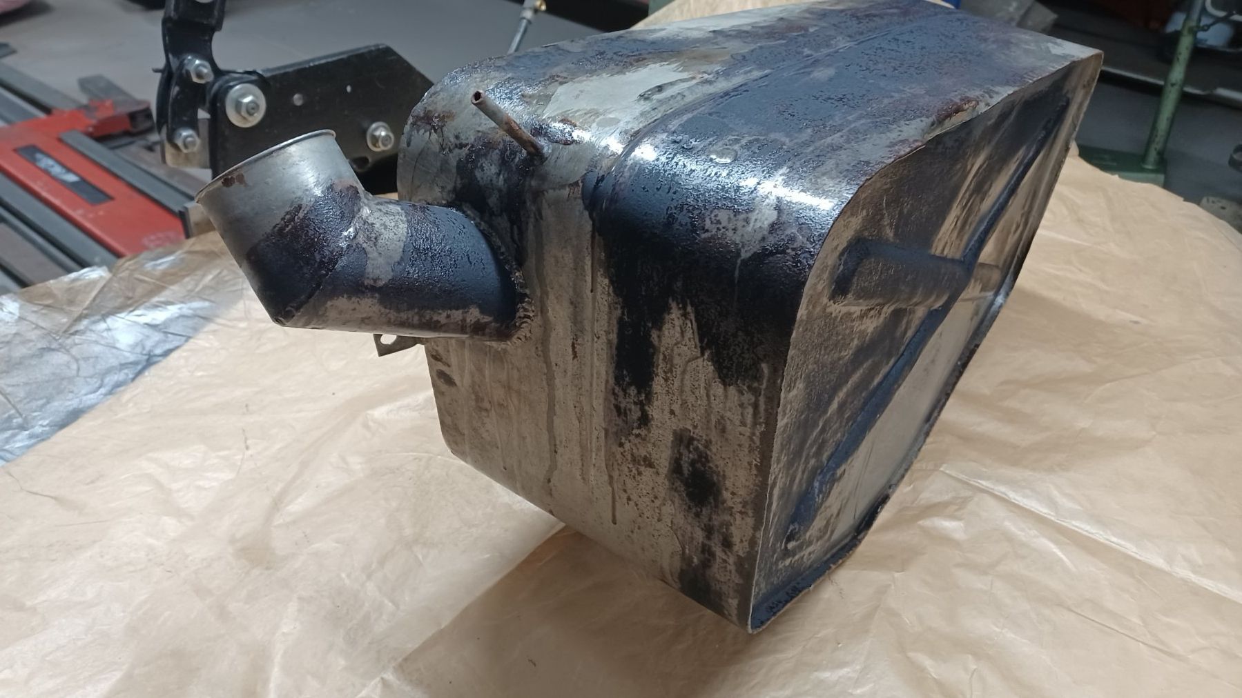 Accessori per altri veicoli: Aston Martin DB 5  Benzintank – Usato da Immensee venduto da bubi19 5