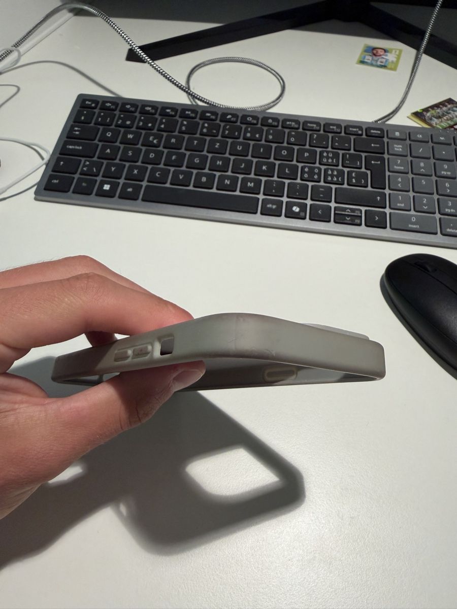 Cover & Protezioni schermo: Rimowa Handyhülle iPhone 15 Pro – Usato da Walchwil venduto da SIAM14 5