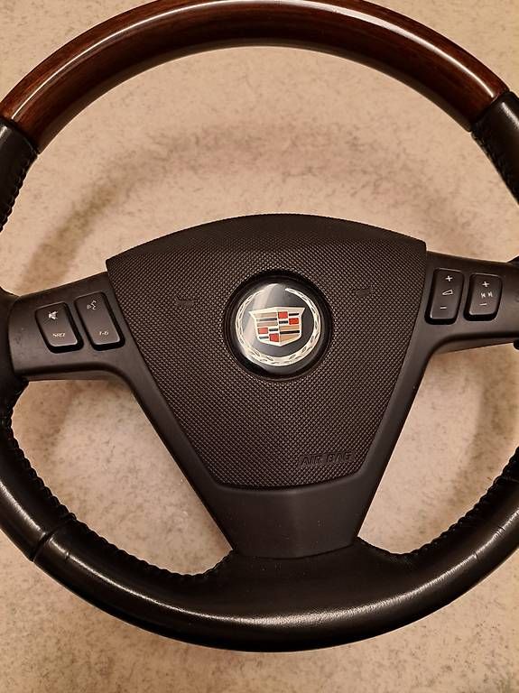 Tutti pezzi di ricambio auto: Cadillac SRX Lenkrad – Usato da Wattwil venduto da Coronet1 1