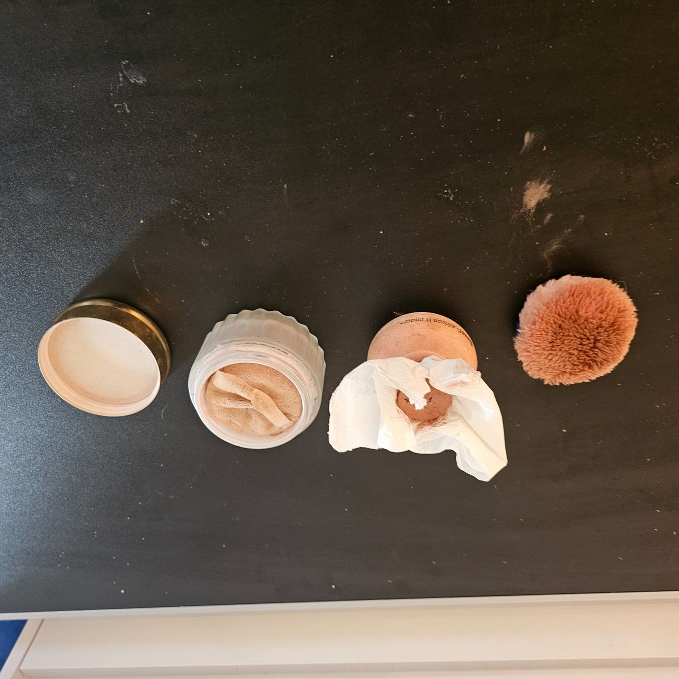 Estée Lauder Make-up: 2 stüEstee Lauder Puder "Sheer Glow" -pinsel! – Gebraucht aus wolfhalden von 46464646