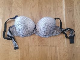 Eleganter BH mit Spitze, Grösse 75C - Zustand gut!