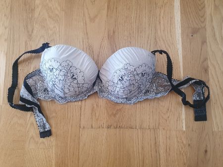 Eleganter BH mit Spitze, Grösse 75C - Zustand gut!