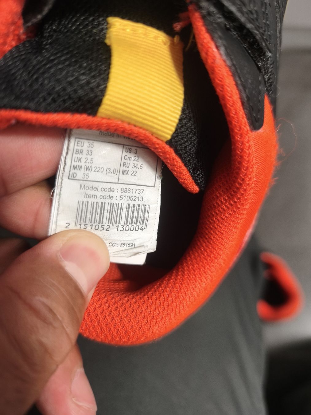 Scarpe per ragazzi: Kinder-Sneaker – Grösse 35 – Usato da Chur venduto da tun_dy8m 4