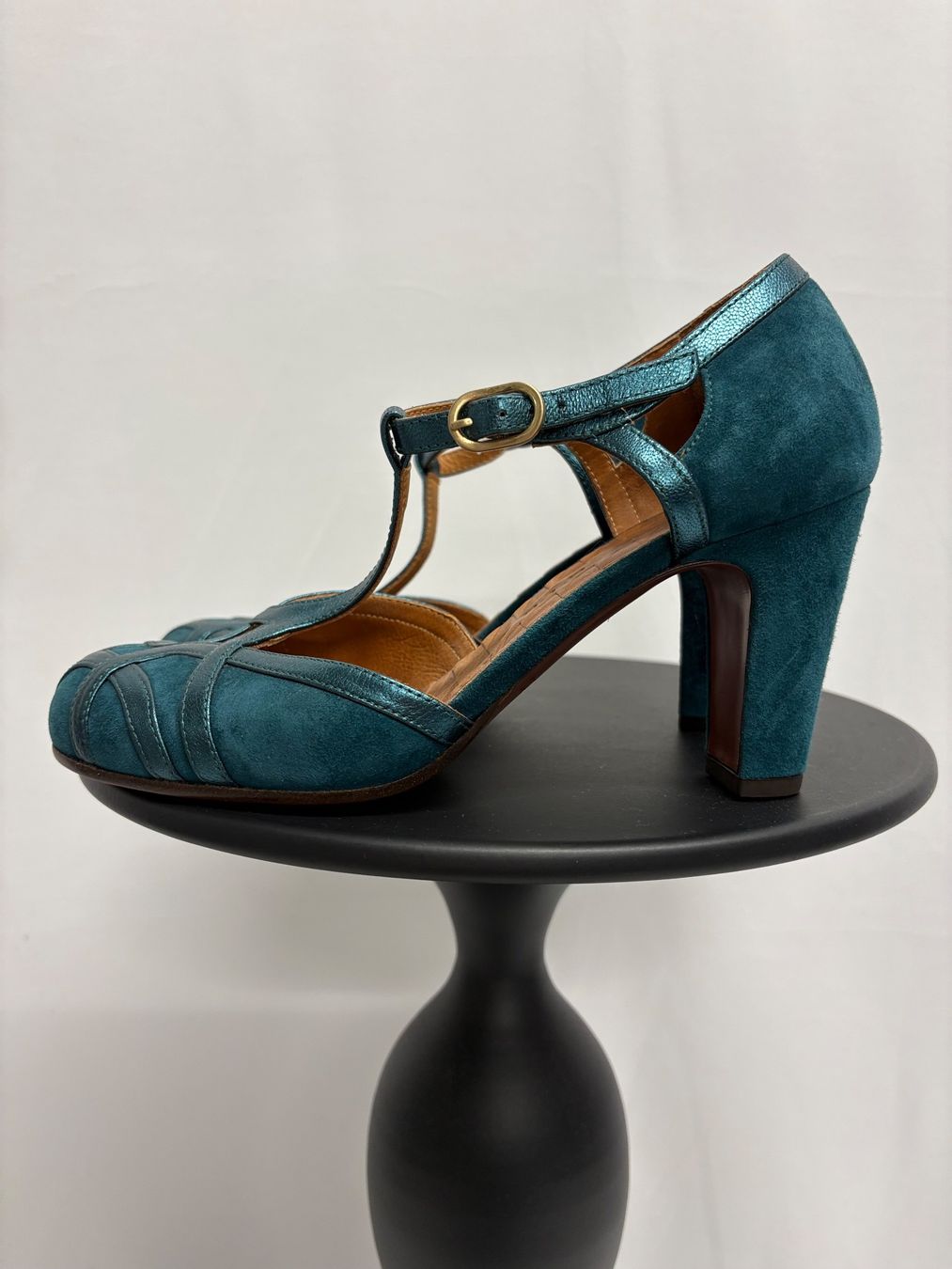 Chie Mihara Scarpe da donna: Chie Mihara Pumps Leder petrol 37 T-Strap Blockabsatz – Nuovo (secondo la descrizione) da Regensdorf venduto da secondchancefashion 1