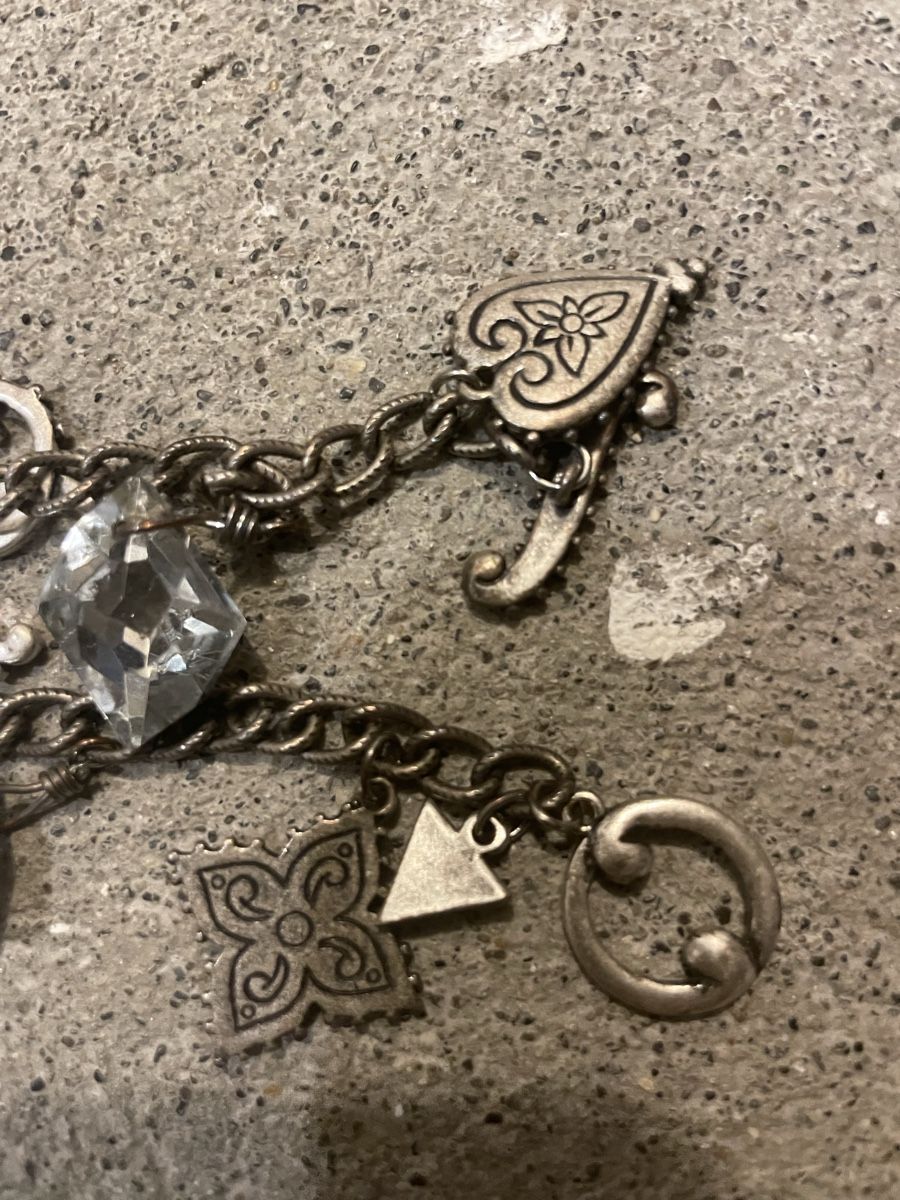Guess Bracciali & Braccialetti: Guess charm bracelet – Usato da Yverdon-les-Bains venduto da pen_bbz8 1